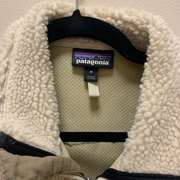 *SOLD* Patagonia Sherpa Vest - Picture 2 of 3